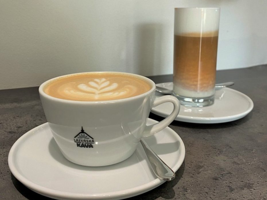 Difference between cappuccino and macchiato?