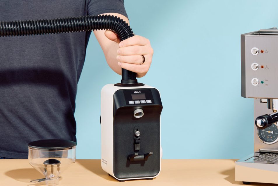 How to maintain an espresso machine against limescale deposits